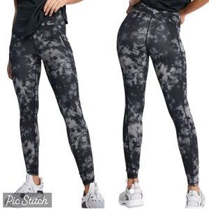 American Eagle Dark Cloud Tie-Dye Workout Leggings Black Gray S